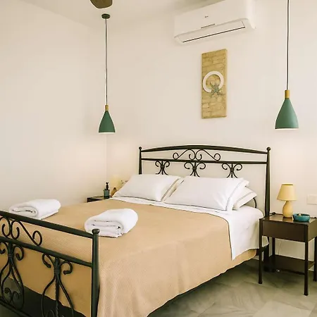 Maria - Squares Blue & Gold Holiday home Naousa (Paros)